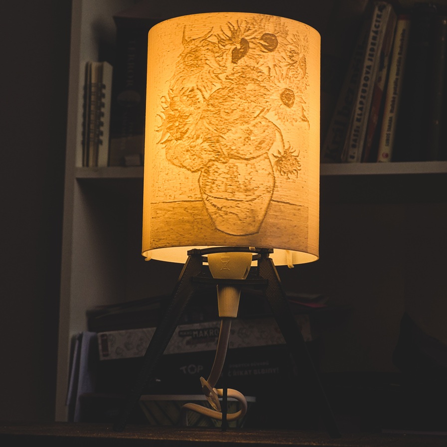 Ručně vyráběná stolní lampa lithophane Serah