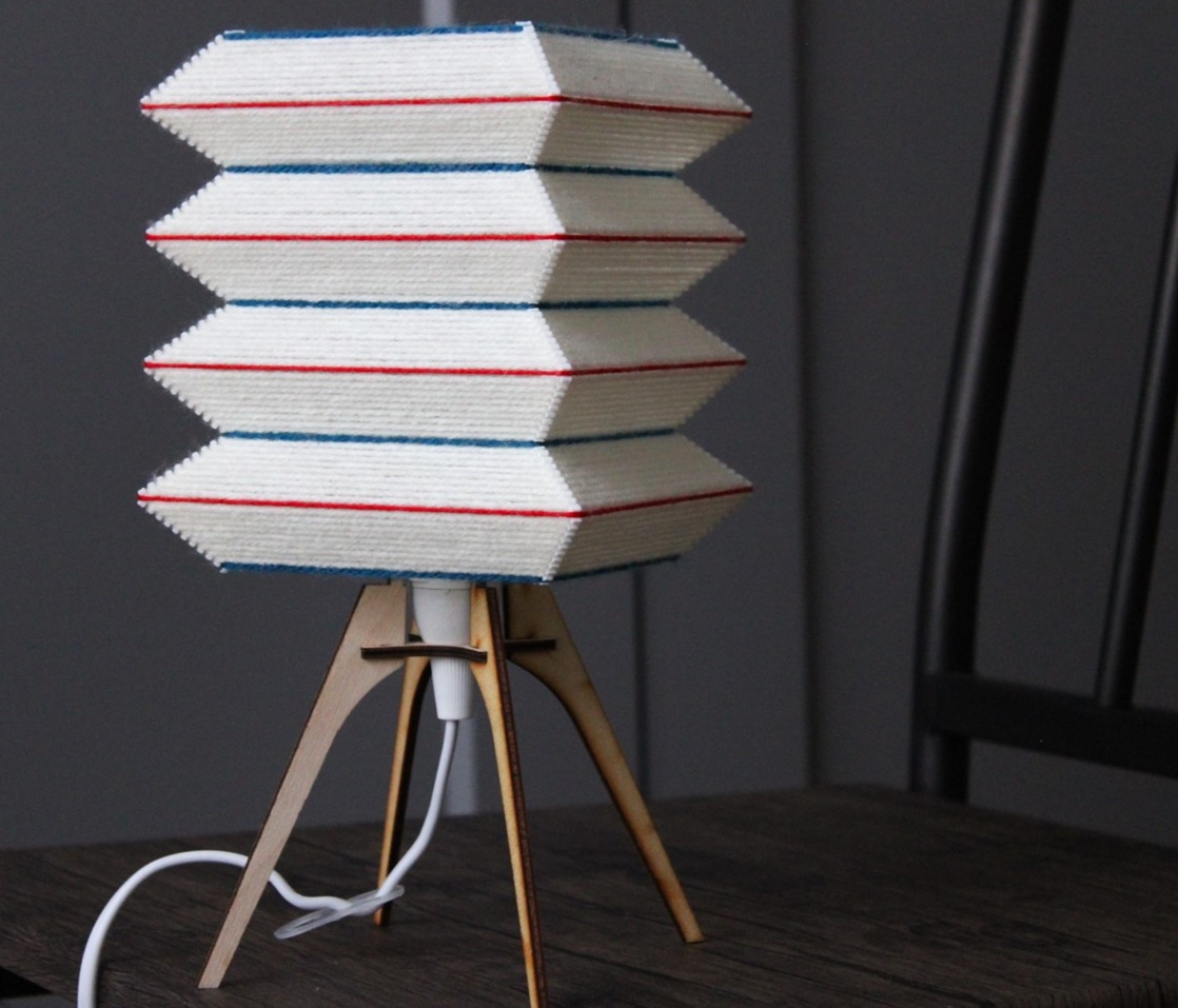 Ozdobné osvětlení Asenat světlá barevné pruhy