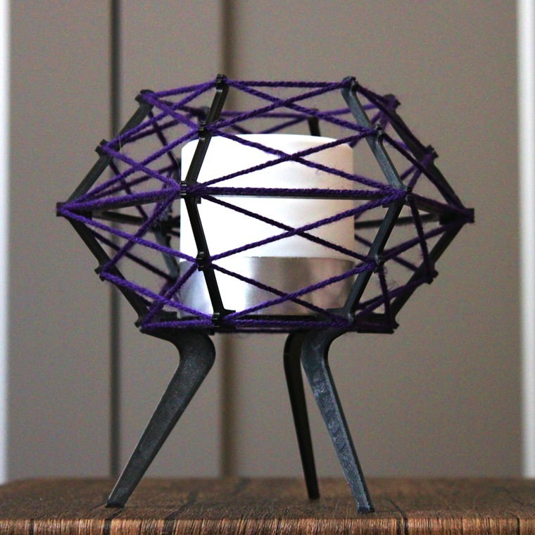 Bezdrátová lampa Efraim tmavě modrá černý rám